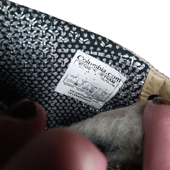 Columbia boots - Picture 2 of 13